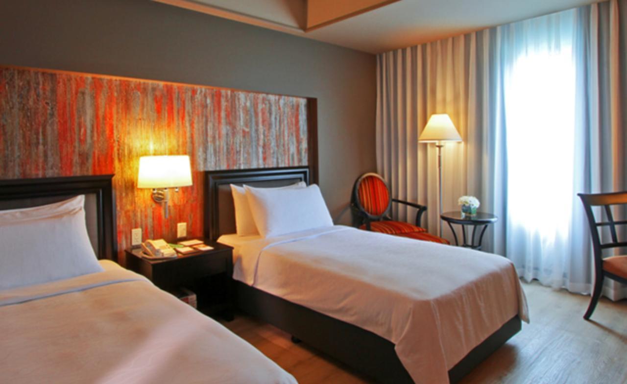 Hotel The Bellevue Manila Muntinlupa City Zewnętrze zdjęcie