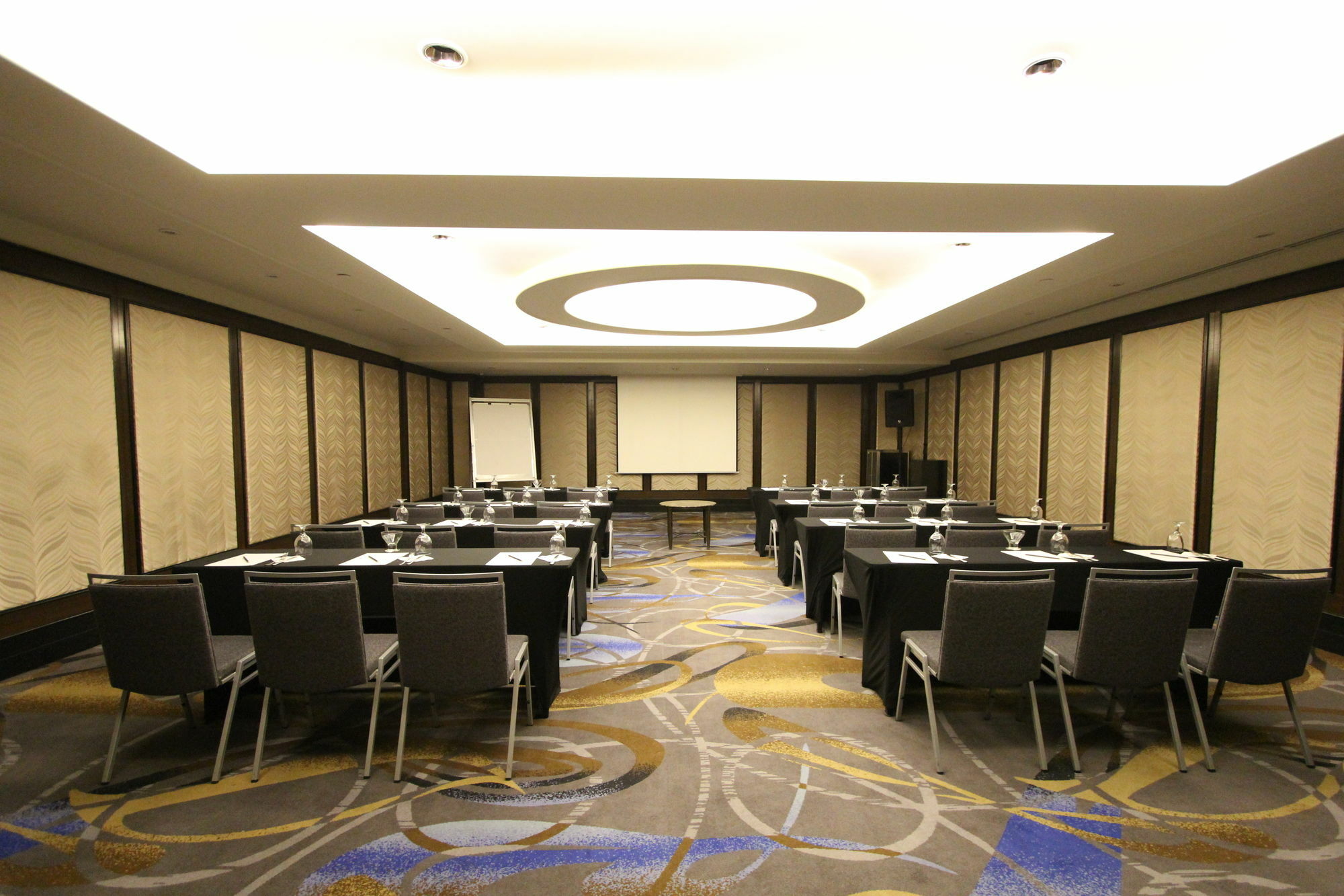 Hotel The Bellevue Manila Muntinlupa City Zewnętrze zdjęcie