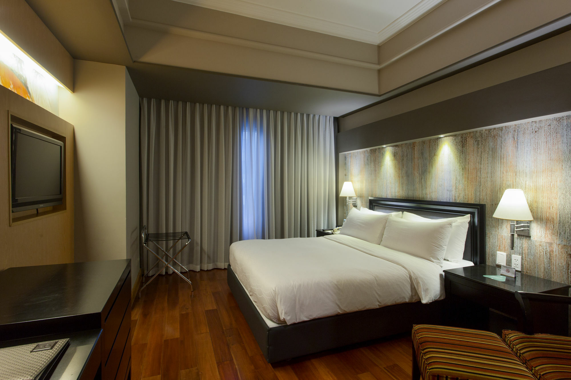 Hotel The Bellevue Manila Muntinlupa City Zewnętrze zdjęcie