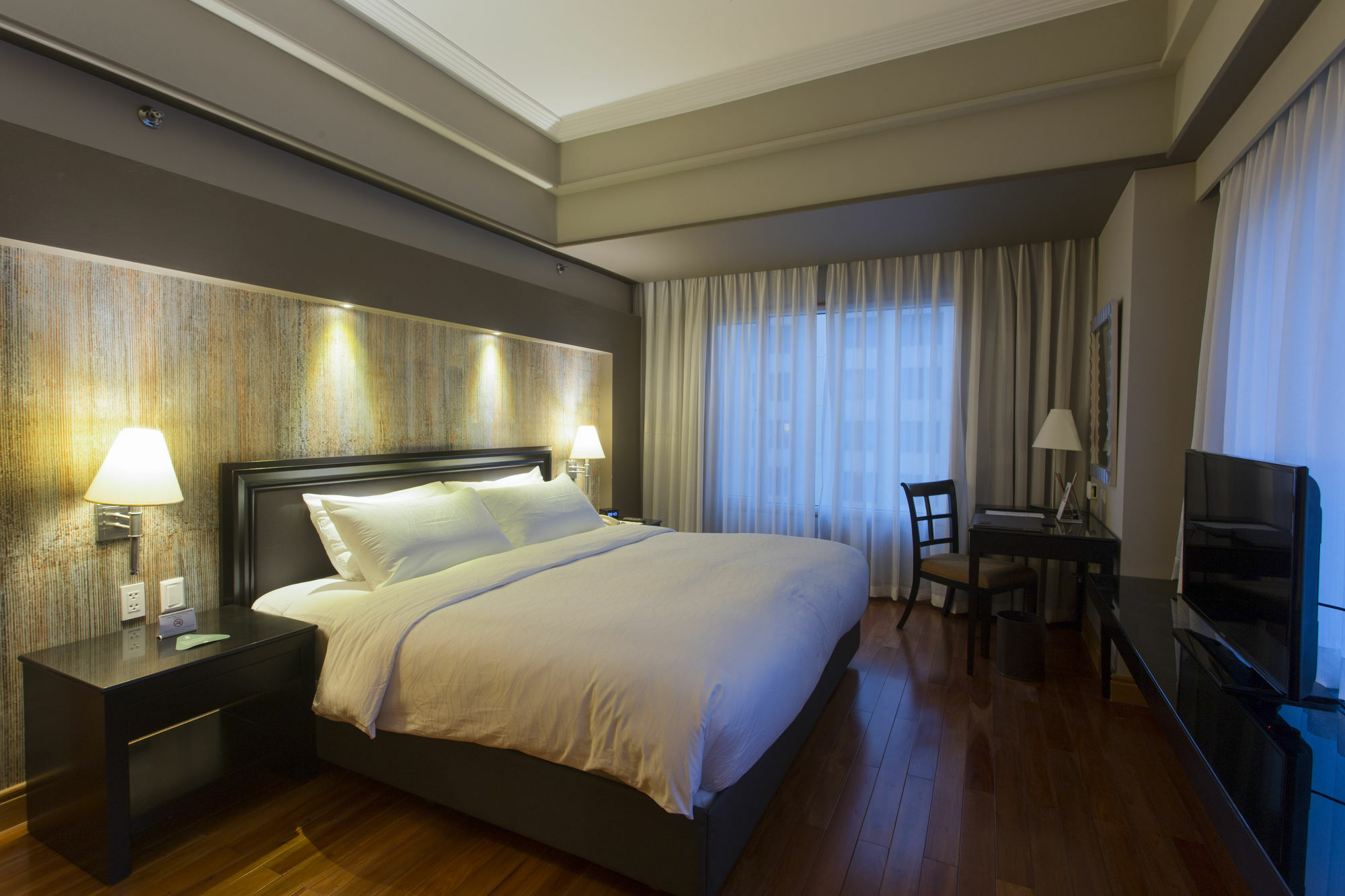 Hotel The Bellevue Manila Muntinlupa City Zewnętrze zdjęcie